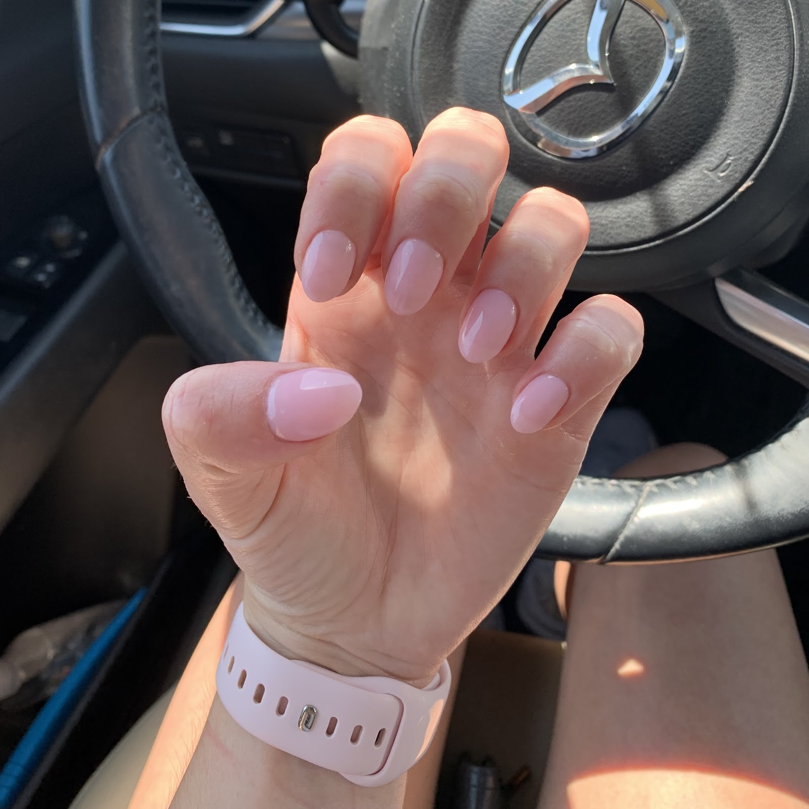 Lux Nails & Spa nail photo 1