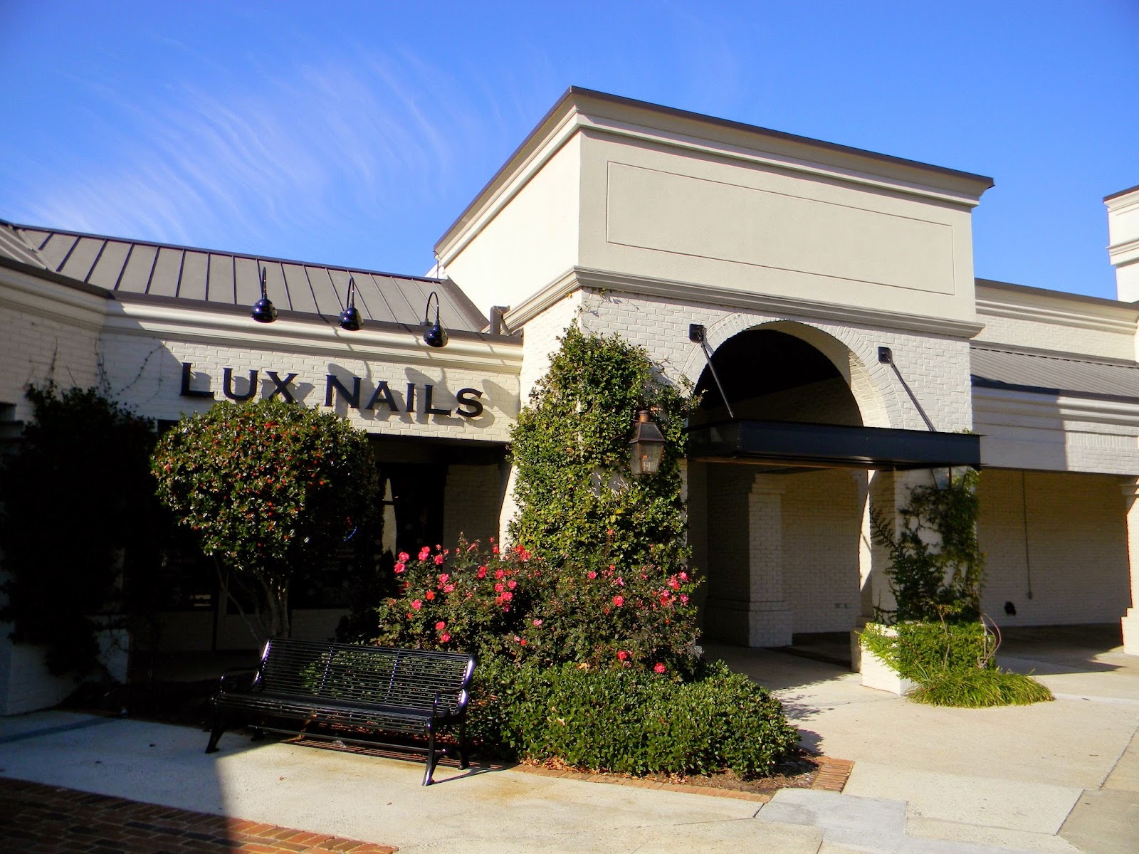Lux Nails & Spa nail photo 2